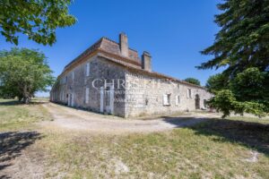 Historic Winemaker's Château Estate with Guest Cottages and 64 Hectares of Varied Grounds.