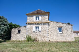 Historic Winemaker's Château Estate with Guest Cottages and 64 Hectares of Varied Grounds.