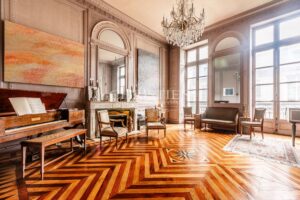 Bordeaux Saint-Pierre - Exceptional Historic Apartment