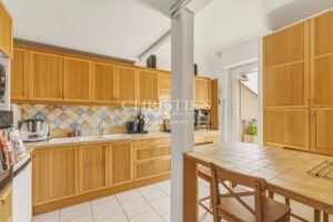 Dernier Etage - Terrasse - 4 Chambres - Garage - Ascenseur