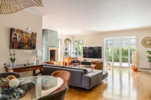 Maison familiale - Parc Bordelais - 5 chambres - garage - parking