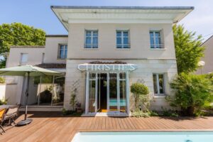 Maison familiale - Parc Bordelais - 5 chambres - garage - parking