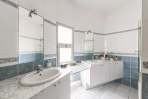 Maison familiale - Parc Bordelais - 5 chambres - garage - parking