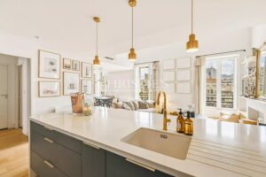 Very beautiful apartment - Saint-Seurin District Bordeaux - 3 bedrooms - Garage