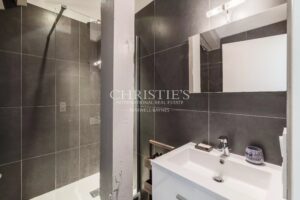 Very beautiful apartment - Saint-Seurin District Bordeaux - 3 bedrooms - Garage