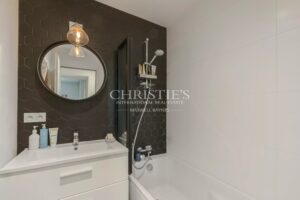 Very beautiful apartment - Saint-Seurin District Bordeaux - 3 bedrooms - Garage