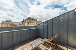 Very beautiful apartment - Saint-Seurin District Bordeaux - 3 bedrooms - Garage