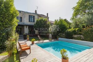 RENOVATED MANSION WITH GUEST HOUSE, SWIMMING POOL AND GARAGES
