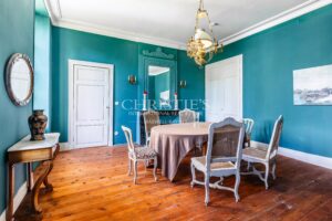 Magnificent 18th-century Girondine residence set within 5 hectares of grounds, featuring a swimming pool.