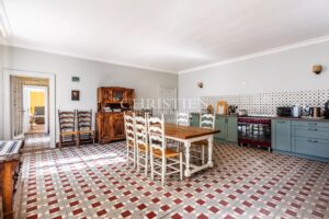 Magnificent 18th-century Girondine residence set within 5 hectares of grounds, featuring a swimming pool.