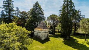 Magnificent 18th-century Girondine residence set within 5 hectares of grounds, featuring a swimming pool.