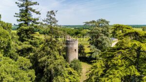 Magnificent 18th-century Girondine residence set within 5 hectares of grounds, featuring a swimming pool.