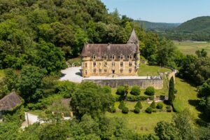 Une propriété d’exception dominant la vallée de la Dordogne