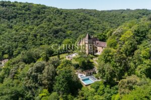 Une propriété d’exception dominant la vallée de la Dordogne