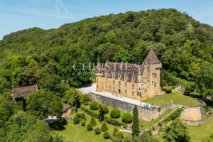 Une propriété d’exception dominant la vallée de la Dordogne