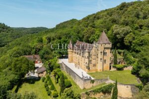 Une propriété d’exception dominant la vallée de la Dordogne