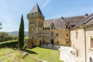 Une propriété d’exception dominant la vallée de la Dordogne