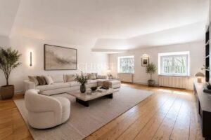 QUINCONCES - DERNIER ETAGE - PARKING