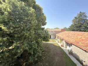 Manoir de caractère en Pierre - Piscine - Parc Arboré