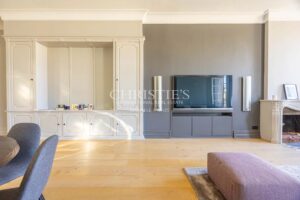 Bordeaux – Place de la Comédie – Prestigious Apartment with Terrace and Elevator