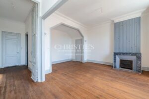 ANDERNOS , HYPER CENTRE VILLE, LOFT EN RUE PIÉTONNE