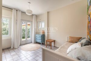 Prime Waterfront Villa with Bay Views – Fully Renovated