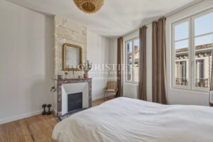 BORDEAUX NANSOUTY - MAISON EN PIERRE DE TAILLE AVEC JARDIN ET GARAGE
