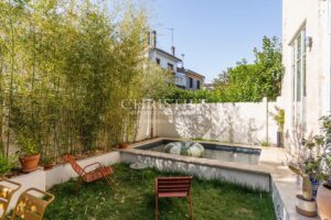 BORDEAUX NANSOUTY - MAISON EN PIERRE DE TAILLE AVEC JARDIN ET GARAGE