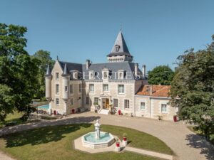 Magnifique château avec installations équestres professionnelles