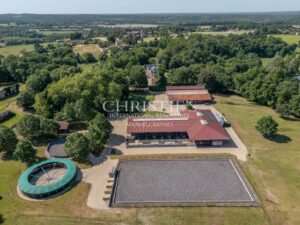 Magnifique château avec installations équestres professionnelles