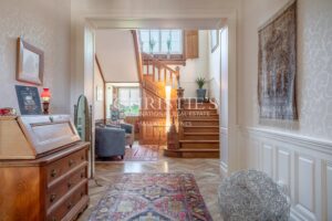 Magnifique château avec installations équestres professionnelles