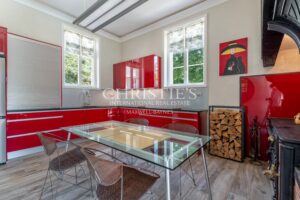 Magnifique château avec installations équestres professionnelles