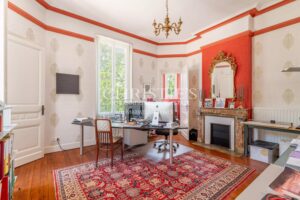 Magnifique château avec installations équestres professionnelles
