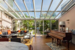 BORDEAUX – PRIVATE MANSION – SWIMMING POOL – PARKING