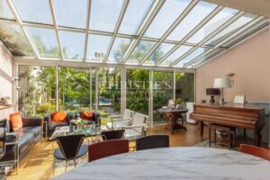 BORDEAUX – PRIVATE MANSION – SWIMMING POOL – PARKING