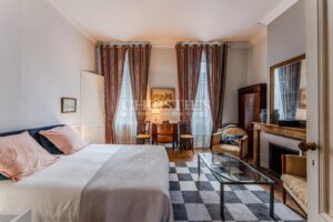 BORDEAUX – PRIVATE MANSION – SWIMMING POOL – PARKING