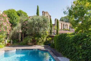 BORDEAUX – PRIVATE MANSION – SWIMMING POOL – PARKING