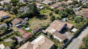 ANDERNOS, PROCHE CENTRE VILLE, GRAND TERRAIN 2 184 M2