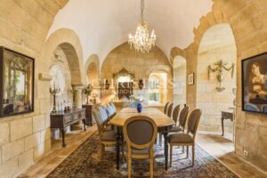 Exceptional riverside Dordogne château