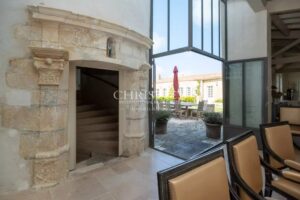 Renovated emblematic villa