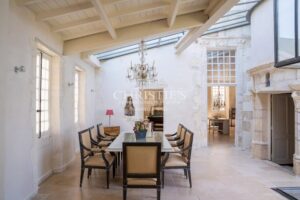 Renovated emblematic villa