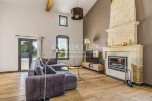 Propriété de caractère avec vues panoramiques et 2,8 hectares