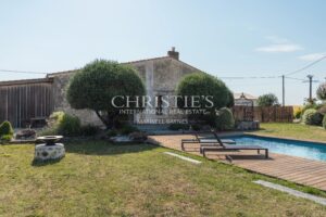Propriété de caractère avec vues panoramiques et 2,8 hectares