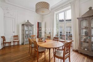 Stunning apartment in Jardin Public (5 bedrooms, 1 outdoor space, etc.)