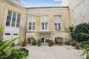 Stunning apartment in Jardin Public (5 bedrooms, 1 outdoor space, etc.)