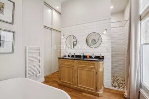 Stunning apartment in Jardin Public (5 bedrooms, 1 outdoor space, etc.)