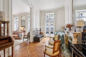 Stunning apartment in Jardin Public (5 bedrooms, 1 outdoor space, etc.)