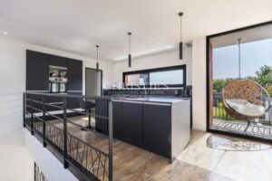 CHATELAILLON-PLAGE – STUNNING CONTEMPORARY PROPERTY BUILT IN 2023 WITH A SWIMMING POOL