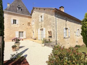 Demeure historique du XVIIe siècle au cœur du Périgord Vert