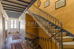 Elegant Bourgeois Townhouse with walled Garden, Swimming Pool and Outbuilding
